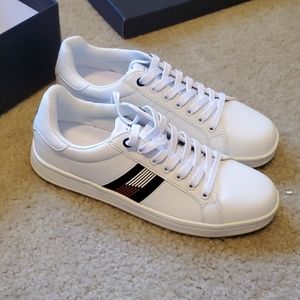 Size 8 Tommy Hilfiger shoes -NEW